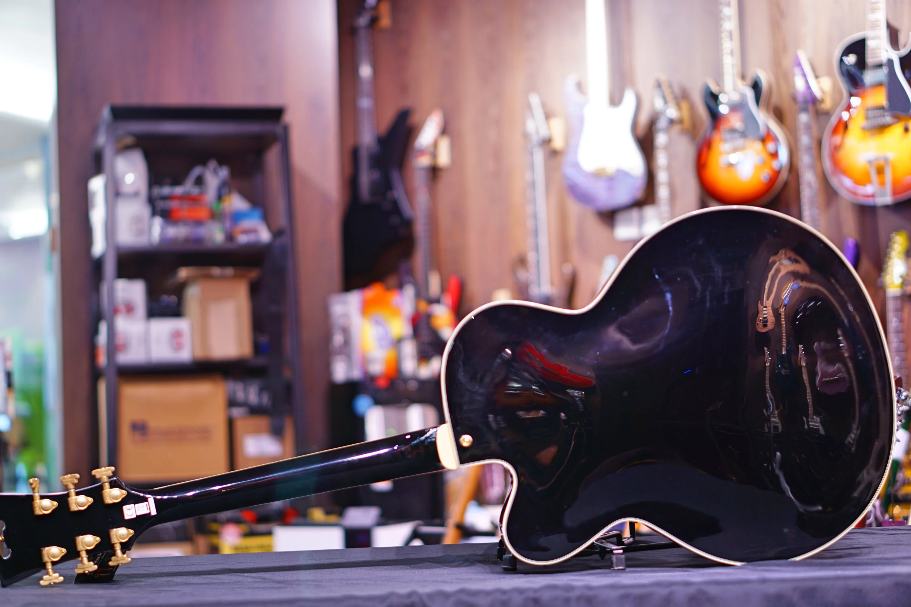 Dangelico ARCHTOP-floating BLACK DAEXL1BLK  US14080349 - Image 6