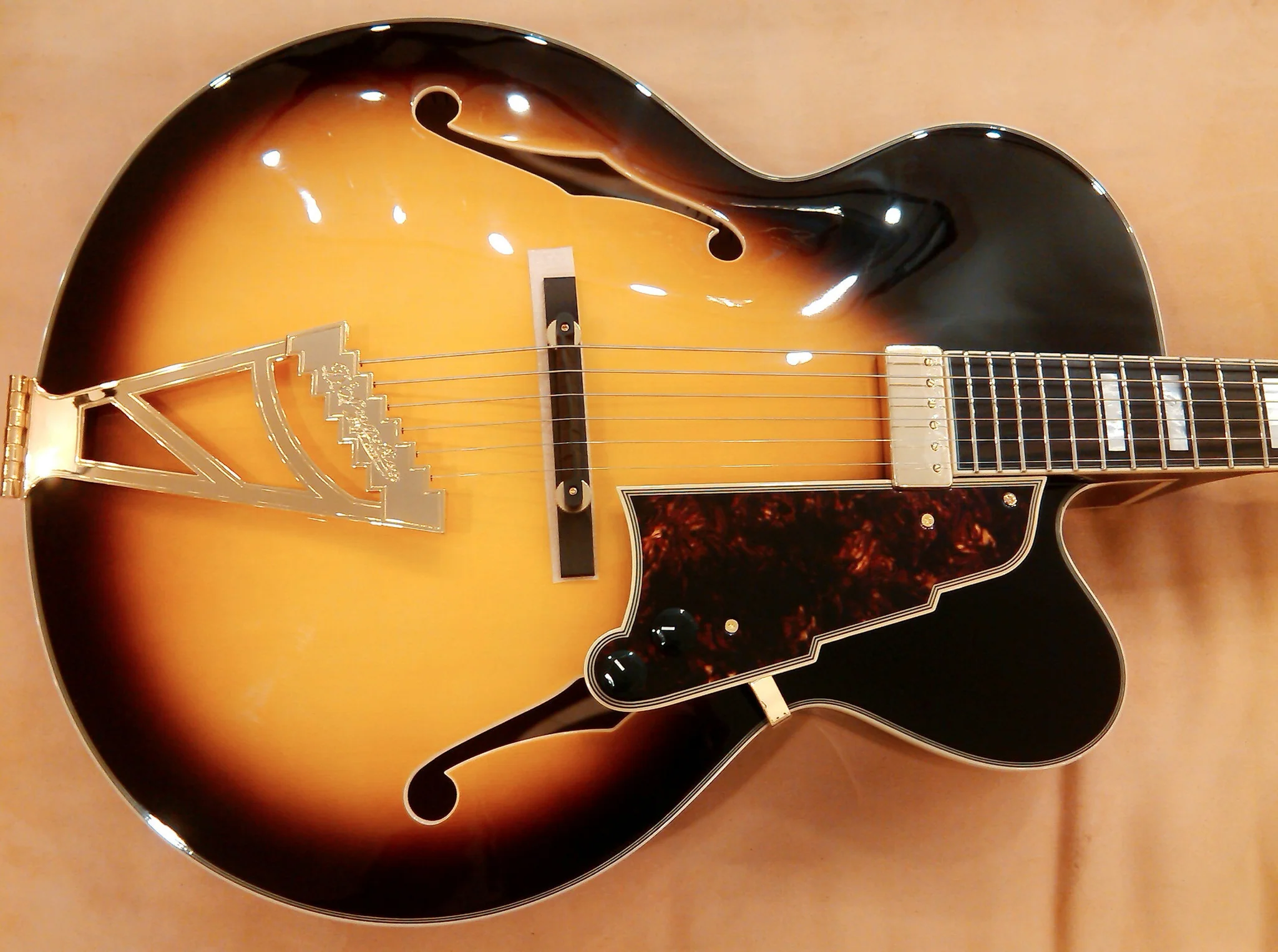 Dangelico ARCHTOP-floating VINTAGE SUNBURST DAEXL1VS  US14050282 - Image 4
