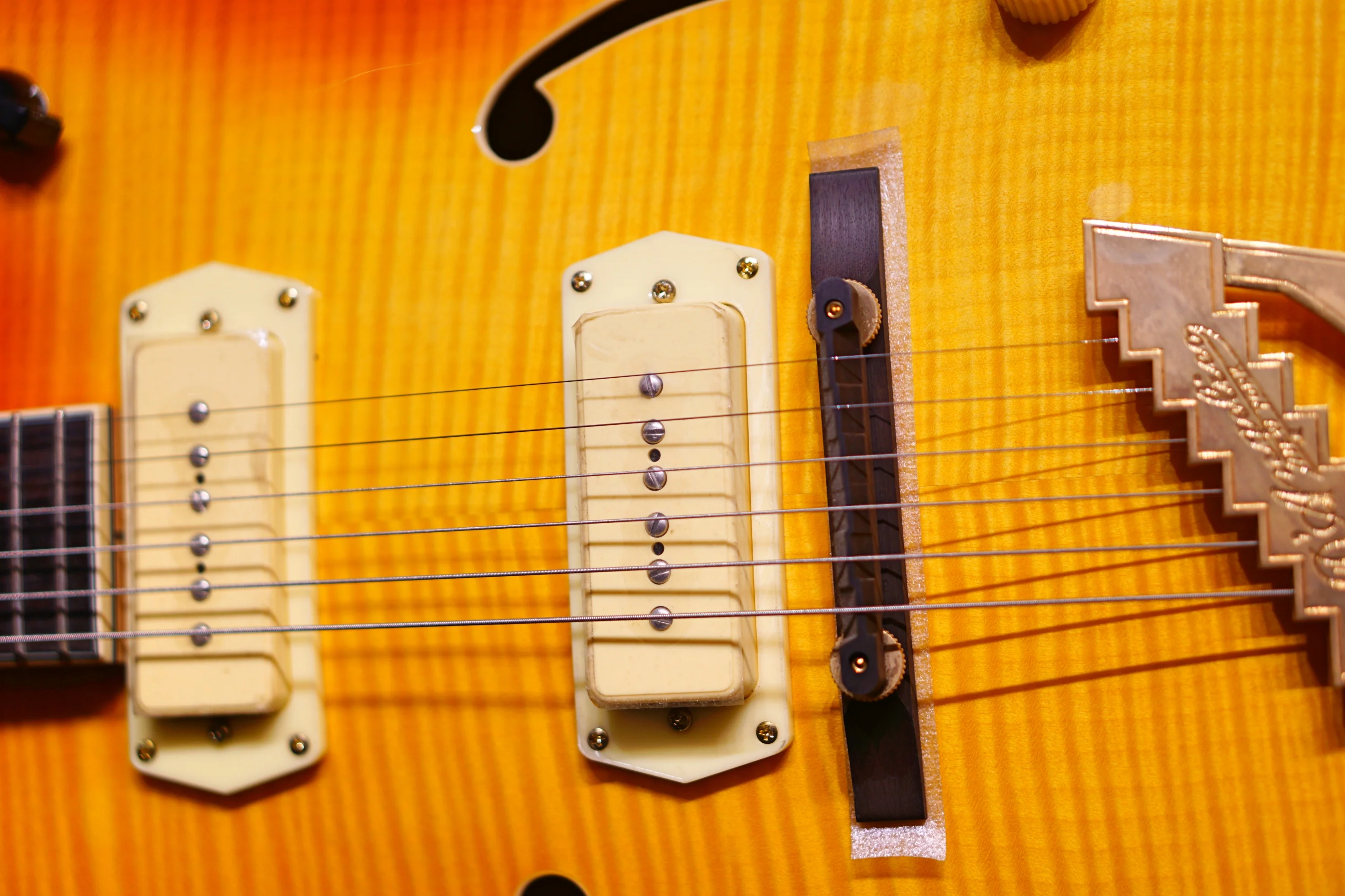 Dangelico ARCHTOP P-90's SUNBURST DAEX59SB  US14050395 - Image 6