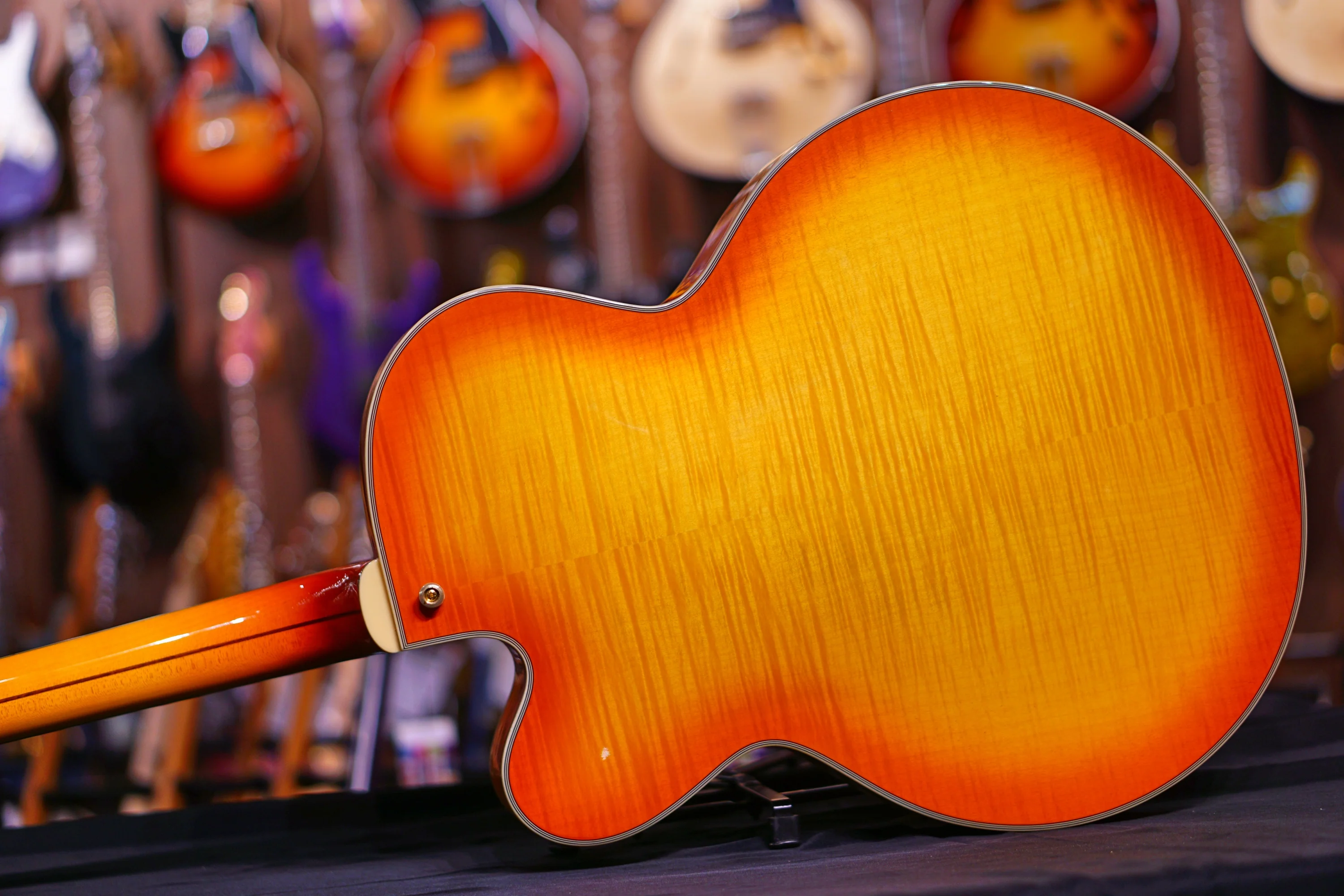 Dangelico ARCHTOP P-90's SUNBURST DAEX59SB  US14050395 - Image 7