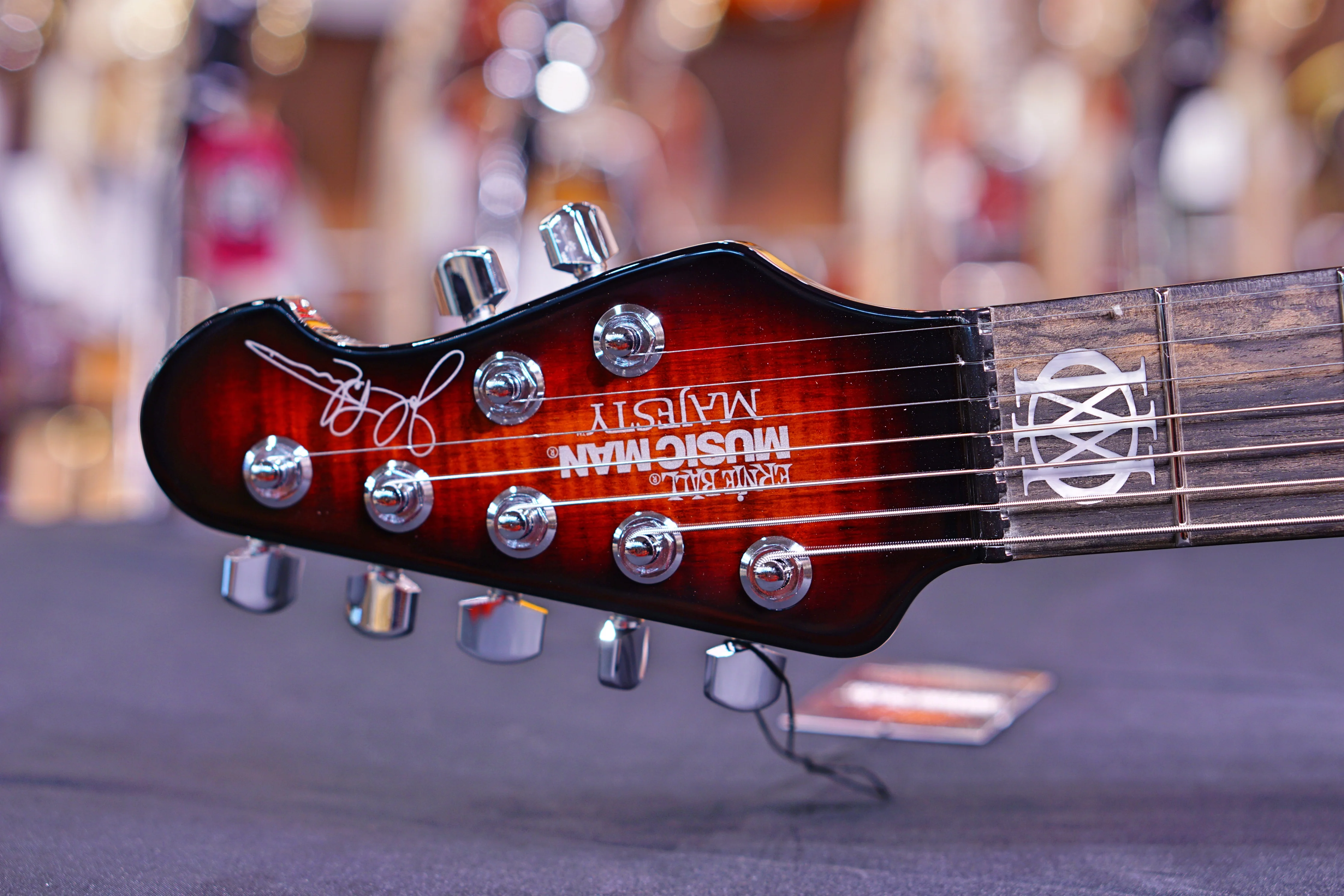 Ernie Ball Music Man John Petrucci Majesty 7-string - Tiger Eye M12111 - Image 7