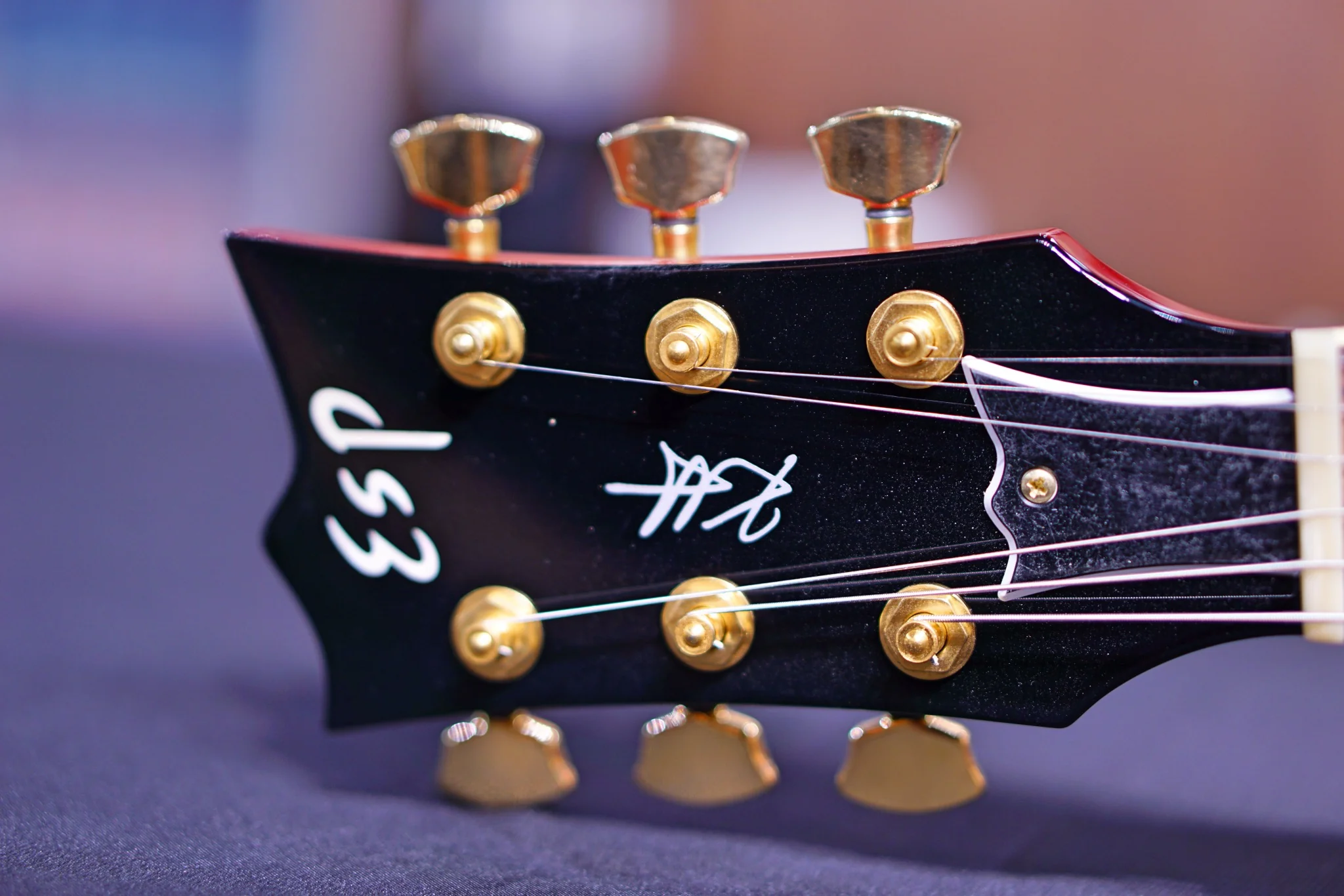 ESP Kirk Hammett DC see thru black Cherry E9530212 - Image 4