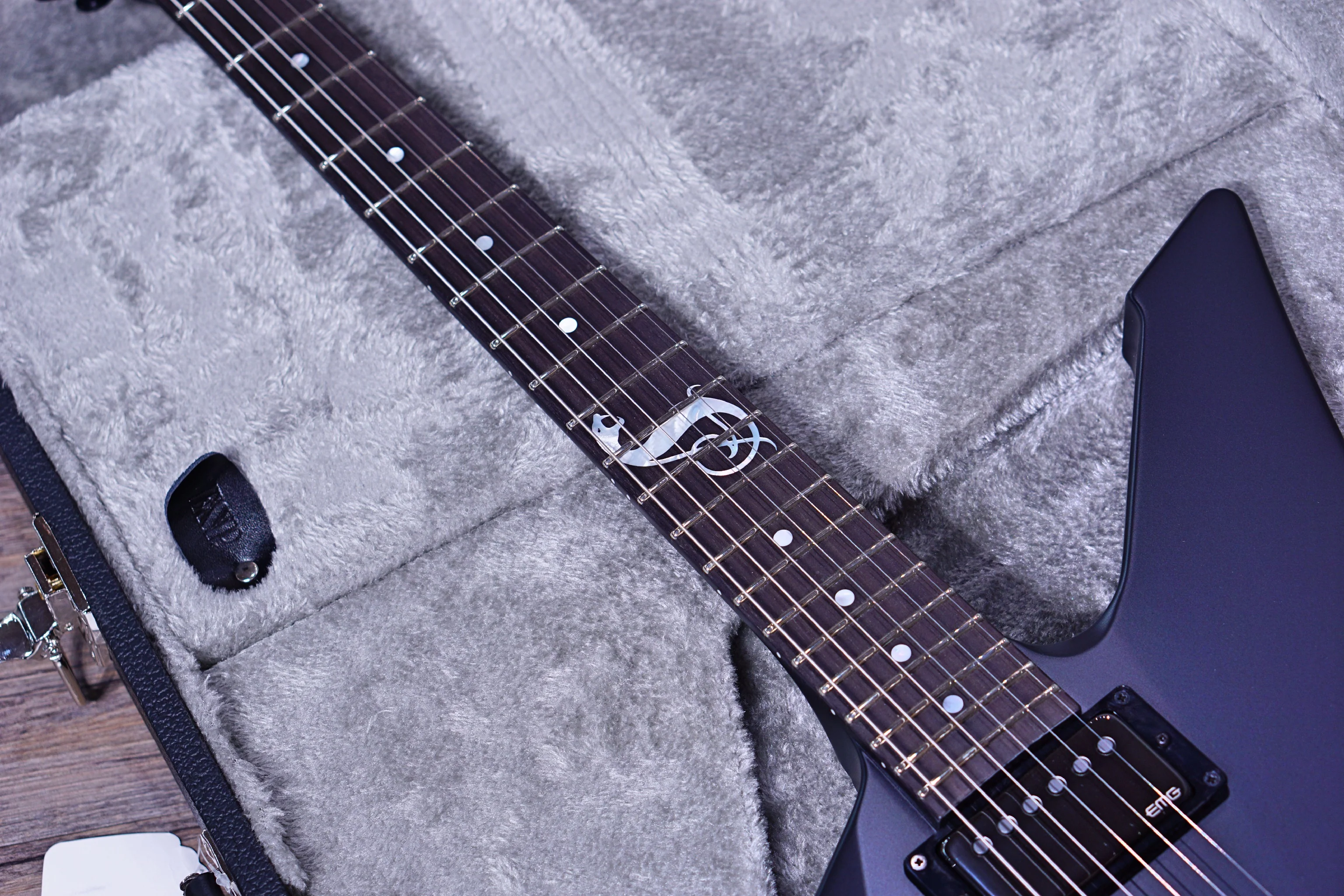 ESP Snakebyte James Hetfield signature satin Black E7690202 - Image 5