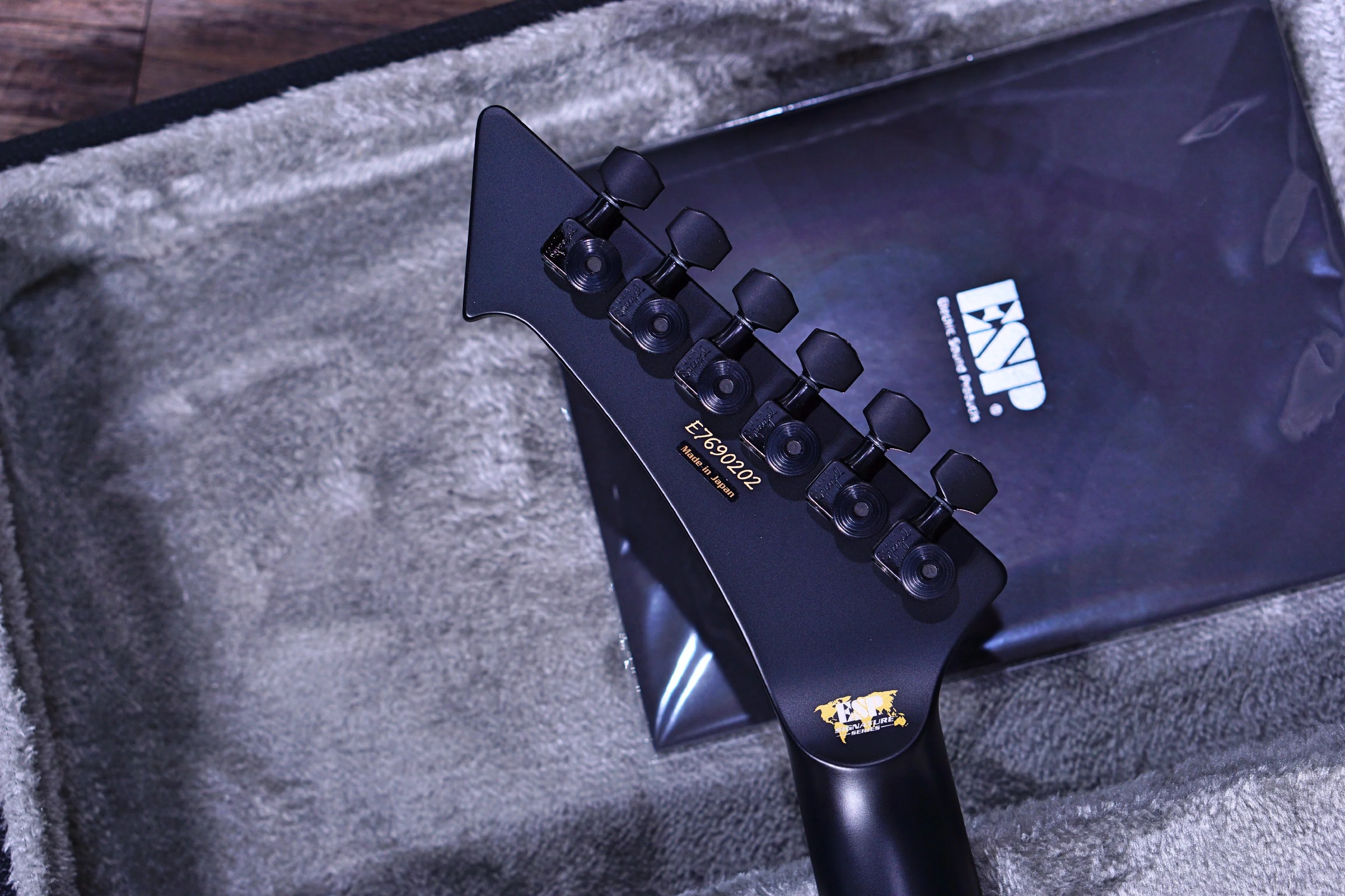 ESP Snakebyte James Hetfield signature satin Black E7690202 - Image 7