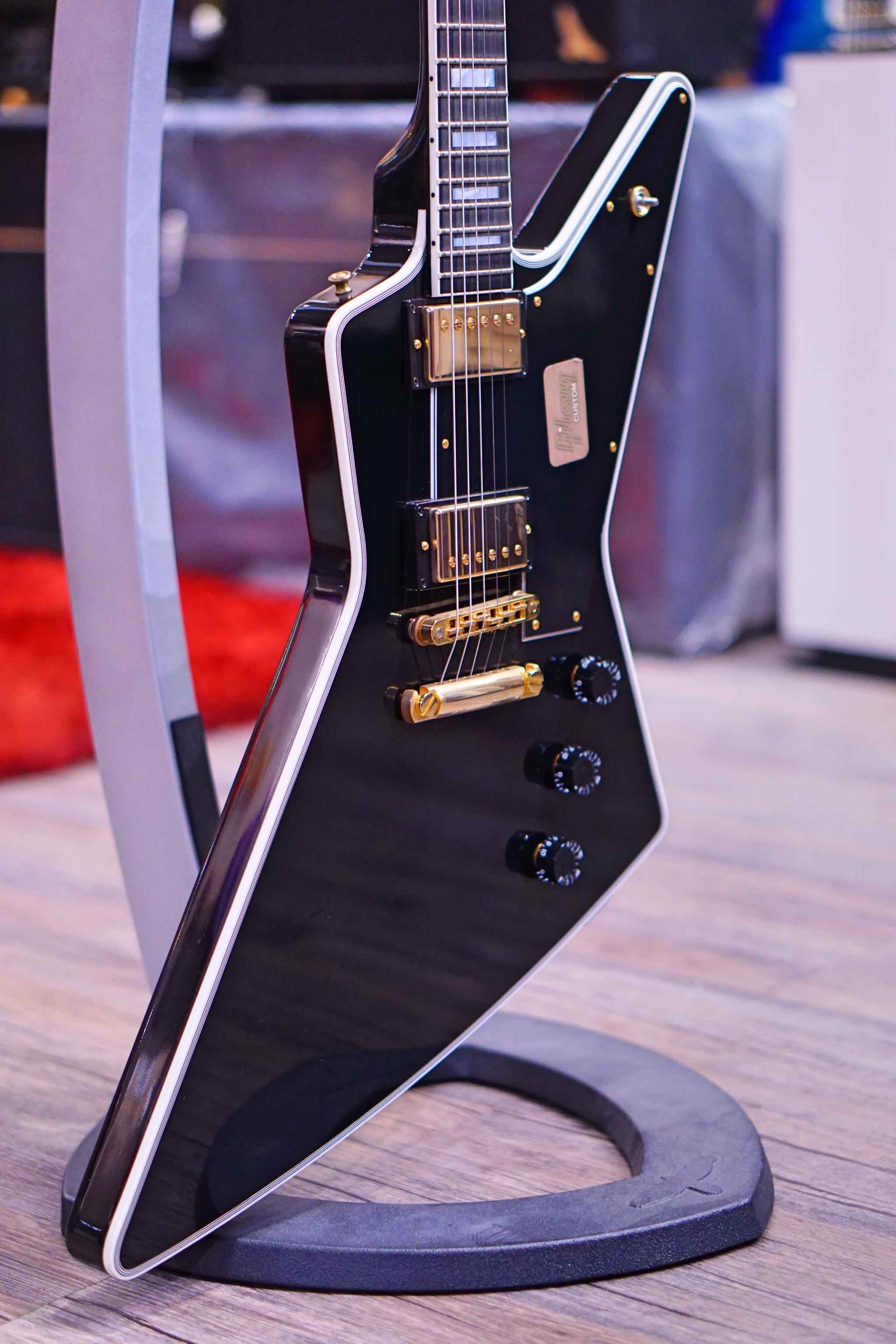 Gibson custom explorer black beauty - Image 5
