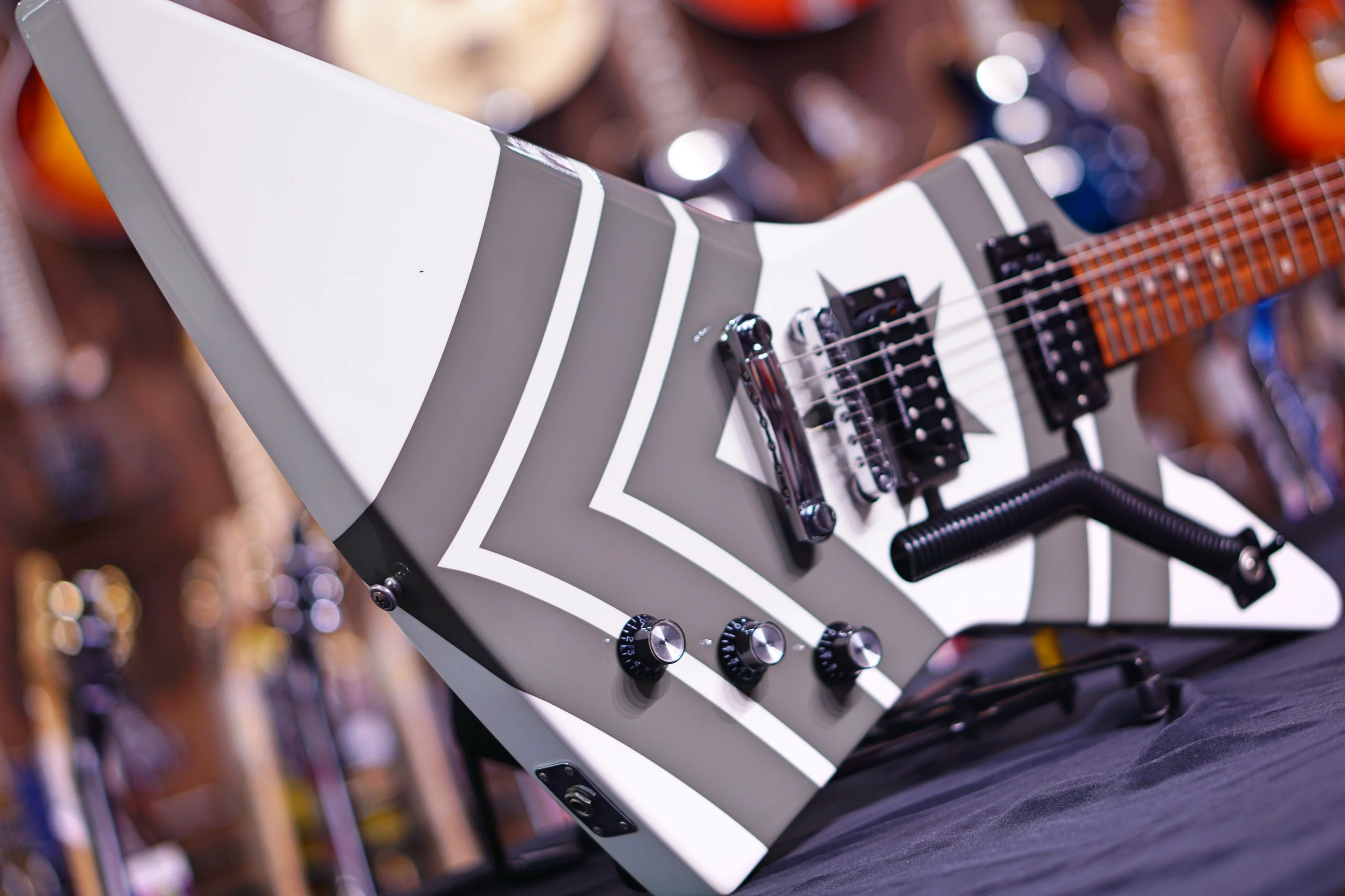 Gibson Jason Hook M-4 Sherman Explorer Alpine White w/ Army Green Stripes DSJHEGCH1 - Image 4