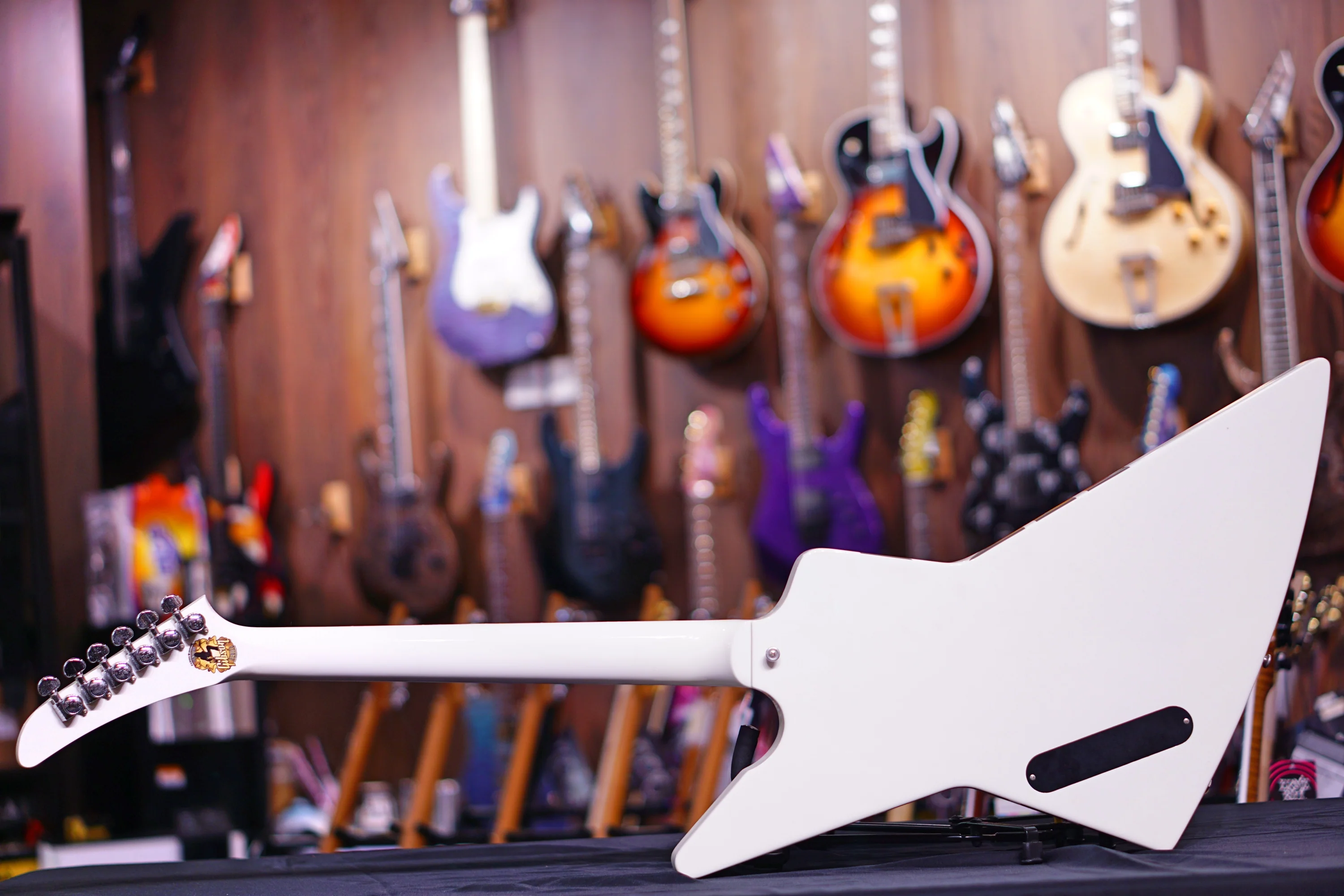 Gibson Jason Hook M-4 Sherman Explorer Alpine White w/ Army Green Stripes DSJHEGCH1 - Image 9