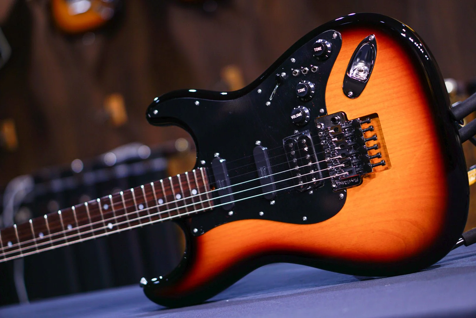 James Tyler Dann Huff Original Classic 3 tone sunburst floyd 24508 - Image 4