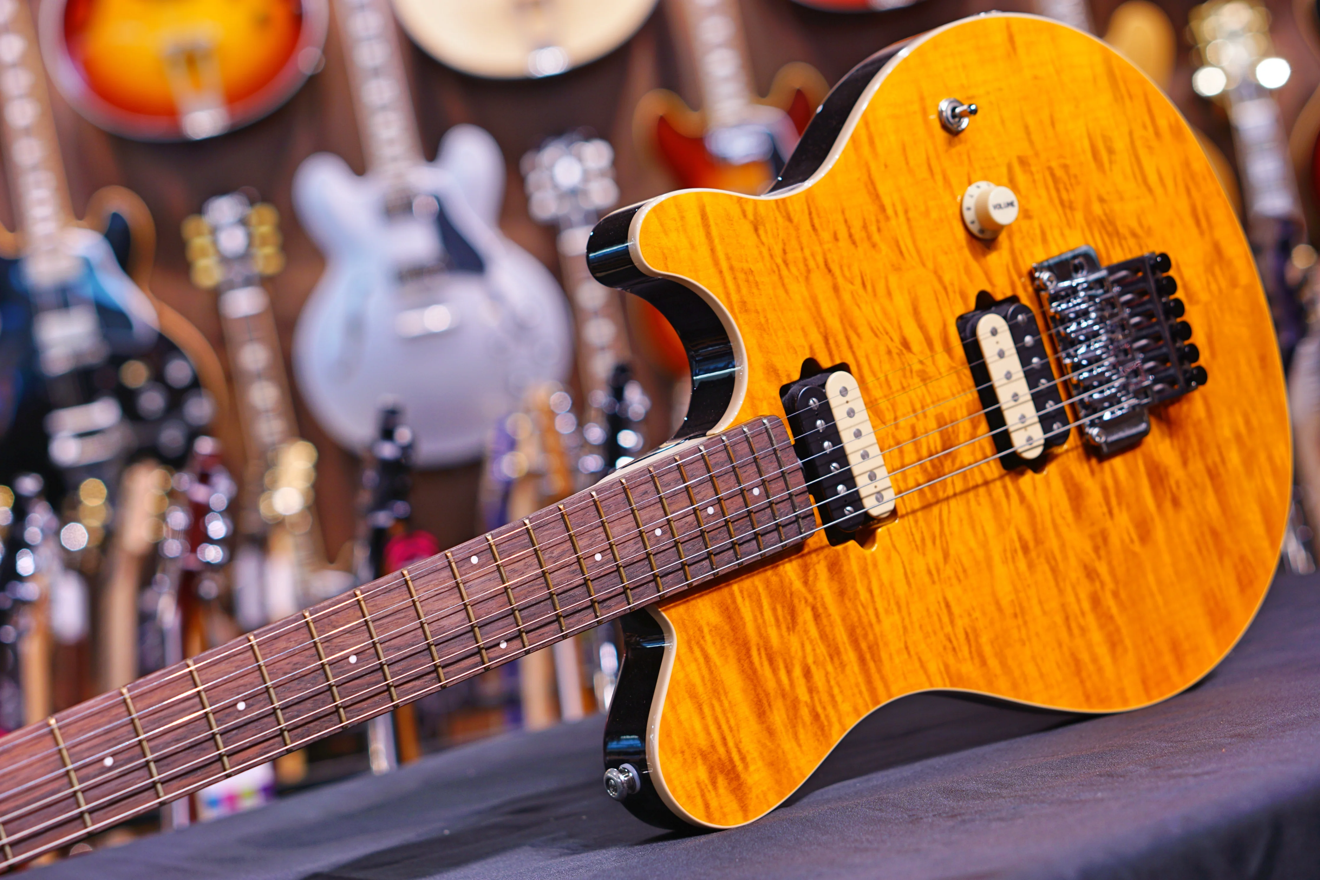 Ernie Ball Music Man Axis Trans Gold Quilt Match Headstock G85940 - Image 4