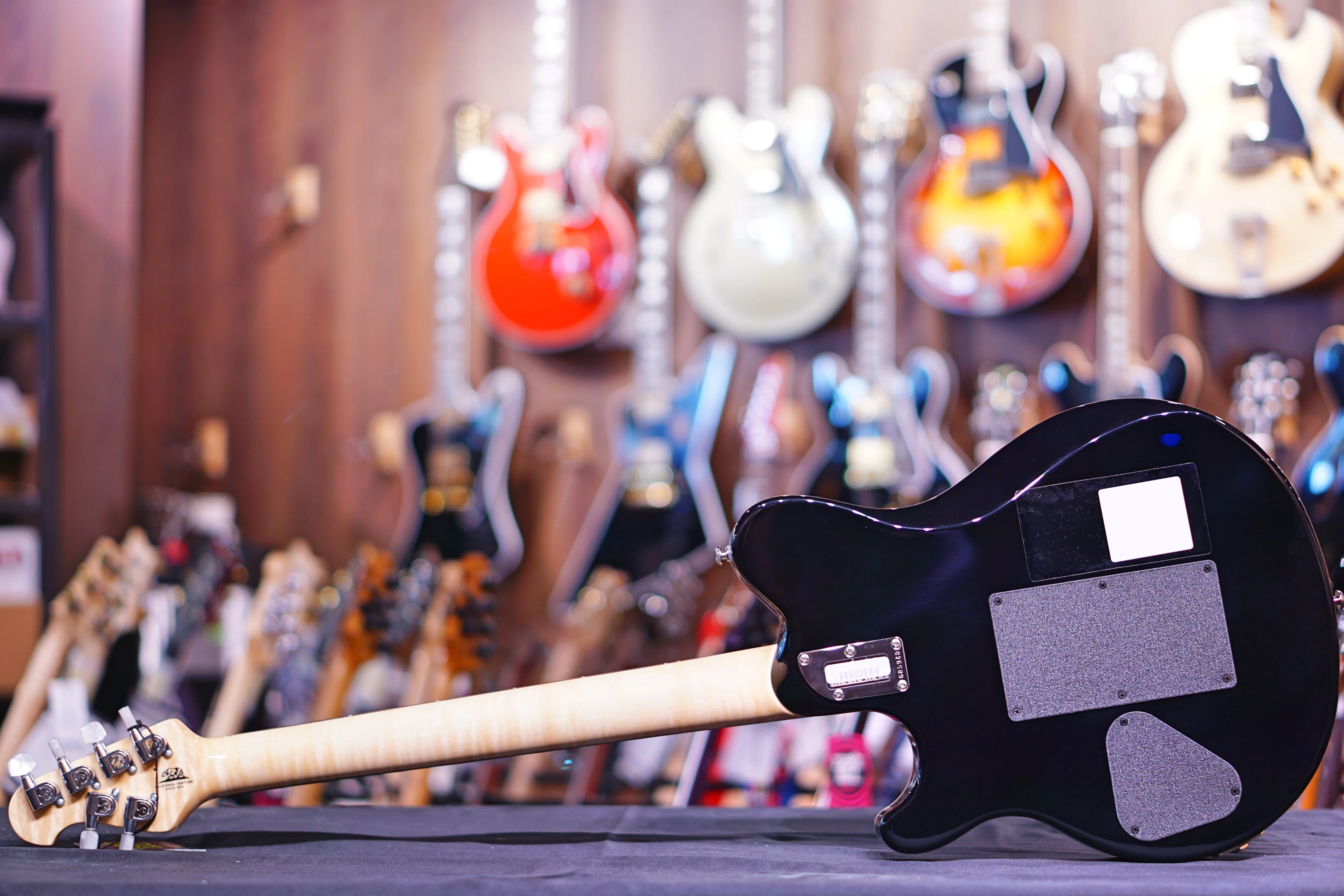 Ernie Ball Music Man Axis Trans Gold Quilt Match Headstock G85940 - Image 8