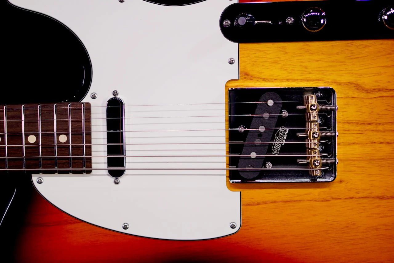 Suhr Classic T Custom three tone burst 83027 - Image 3