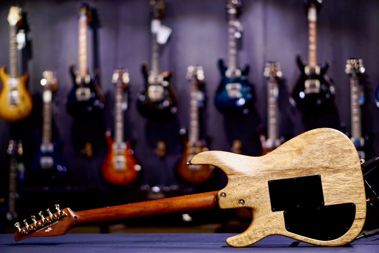 Tom Anderson Angel Player * 07-02-25M * Black Limba Satin Natural - Image 10