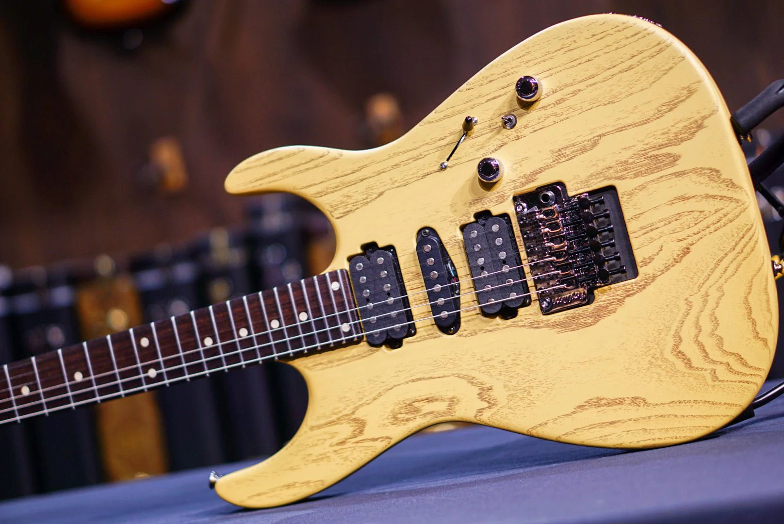 Tom Anderson Angel Player Satin Organic Grain Butterscotch with Brown * 08-10-24N * - Image 4