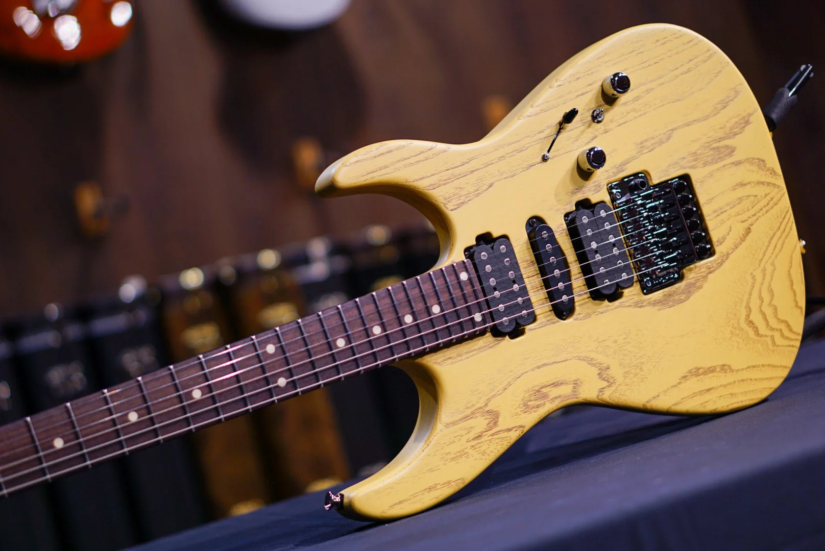 Tom Anderson Angel Player Satin Organic Grain Butterscotch with Brown * 08-10-24N * - Image 5