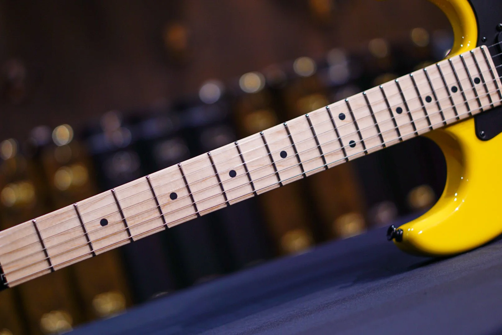 Tom Anderson Icon Classic Corvette Yellow * 09-21-24N * - Image 6