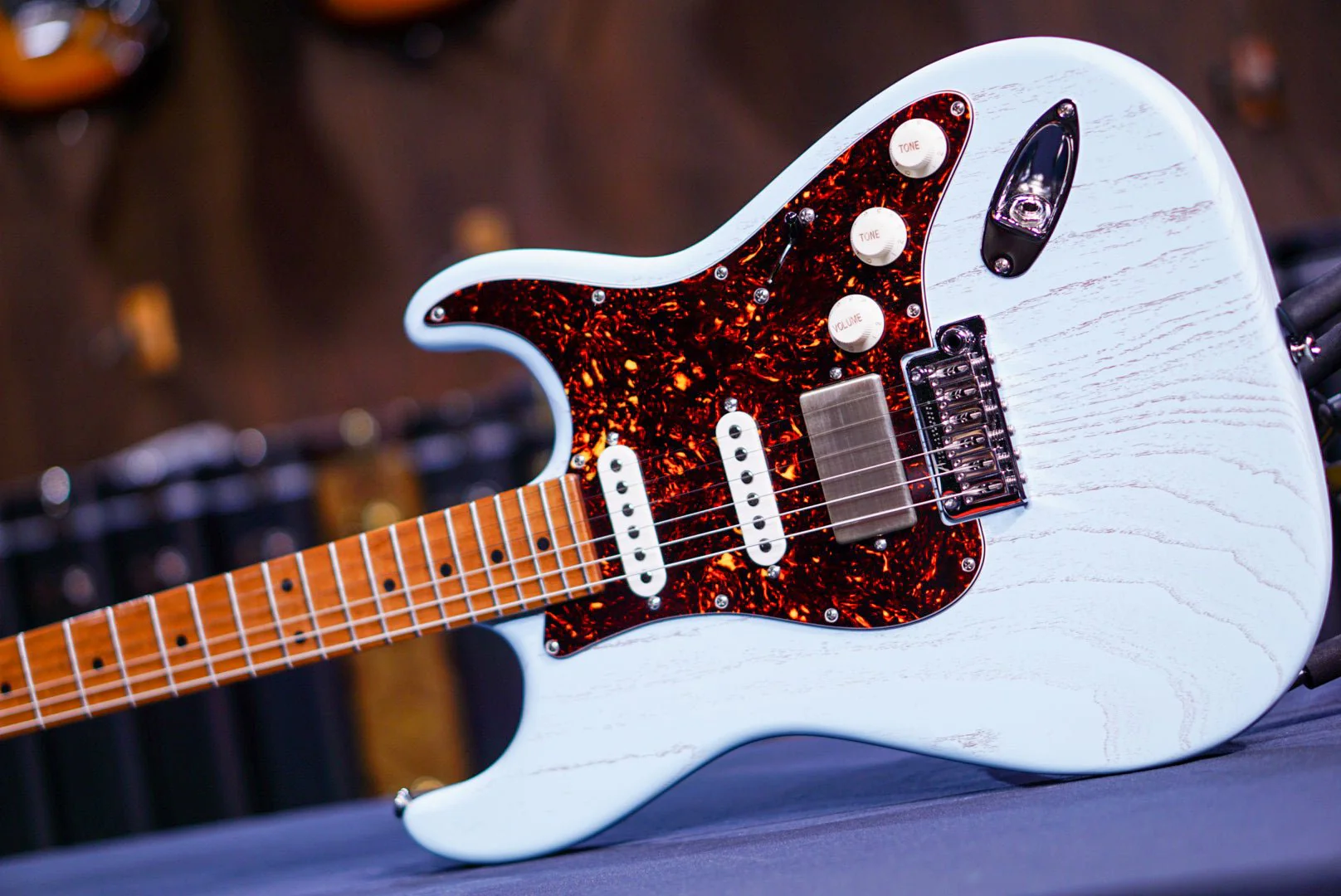 Tom Anderson Icon Classic Satin Organic Grain Sonic Blue with Brown * 07-26-24N * - Image 4